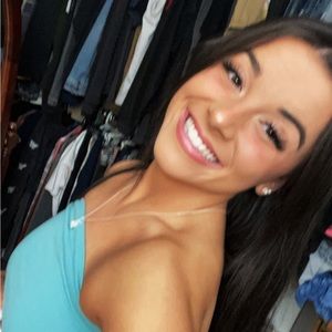 Meet your Posher, Julia